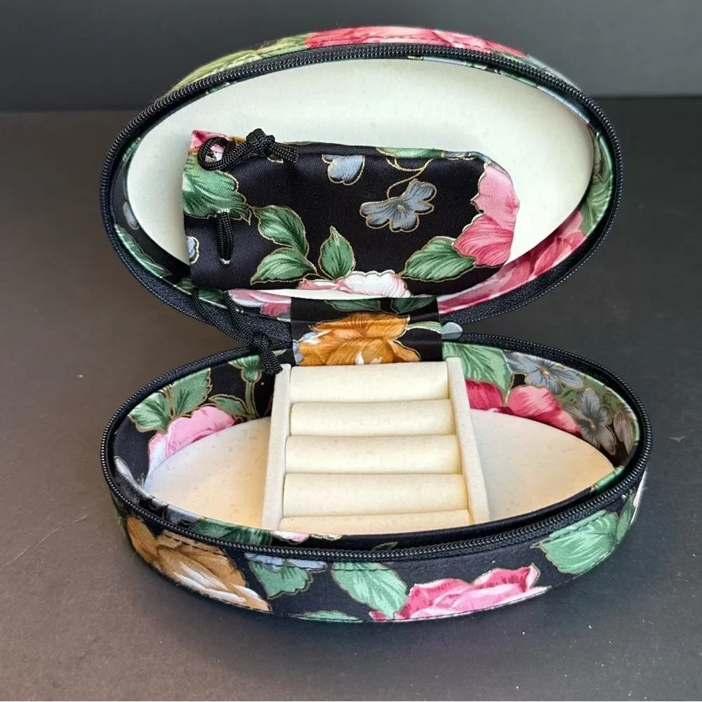 Black Floral Travel Jewelry Case‎